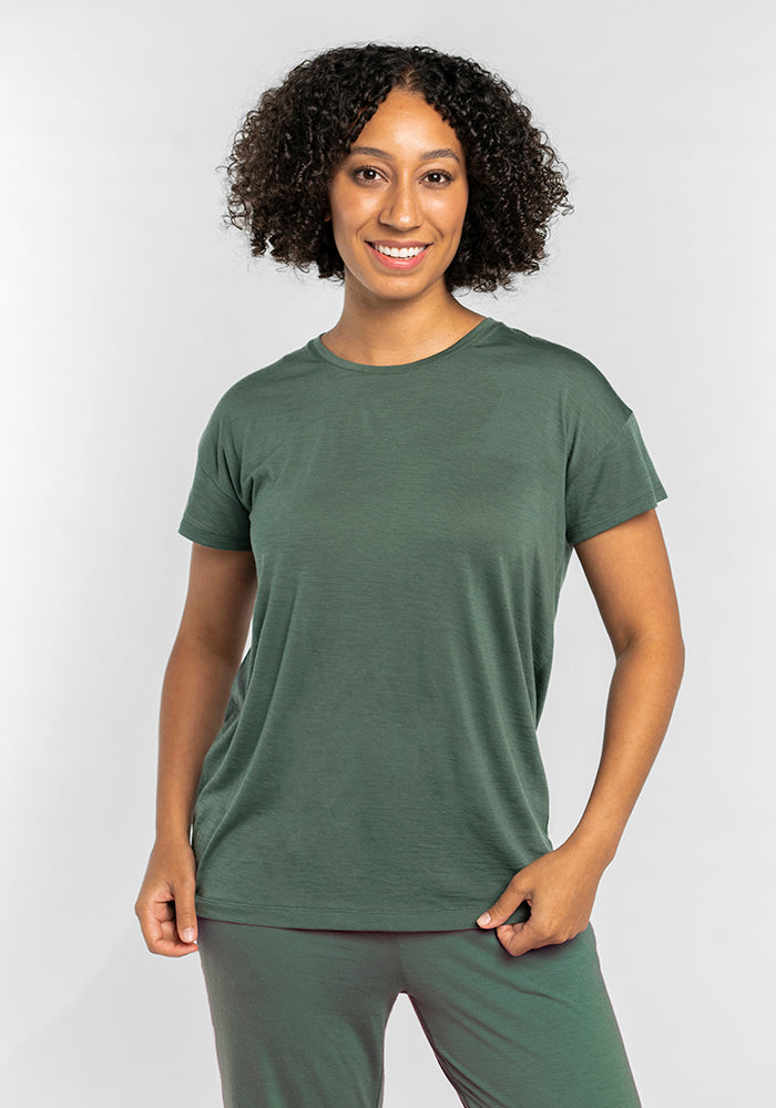 Model wearing Billie tee - Duck Green 