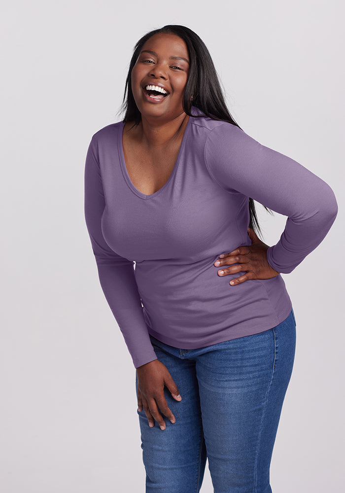 Model wearing Layla v neck - Montana Grape | Le'Quita is 5'11", wearing a size XL
