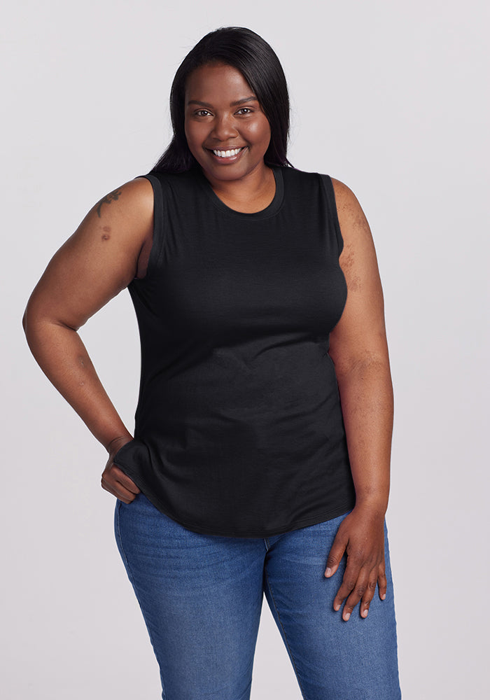 Model wearing Bella tunic top - Black | Le'Quita is 5'11", wearing a size XL