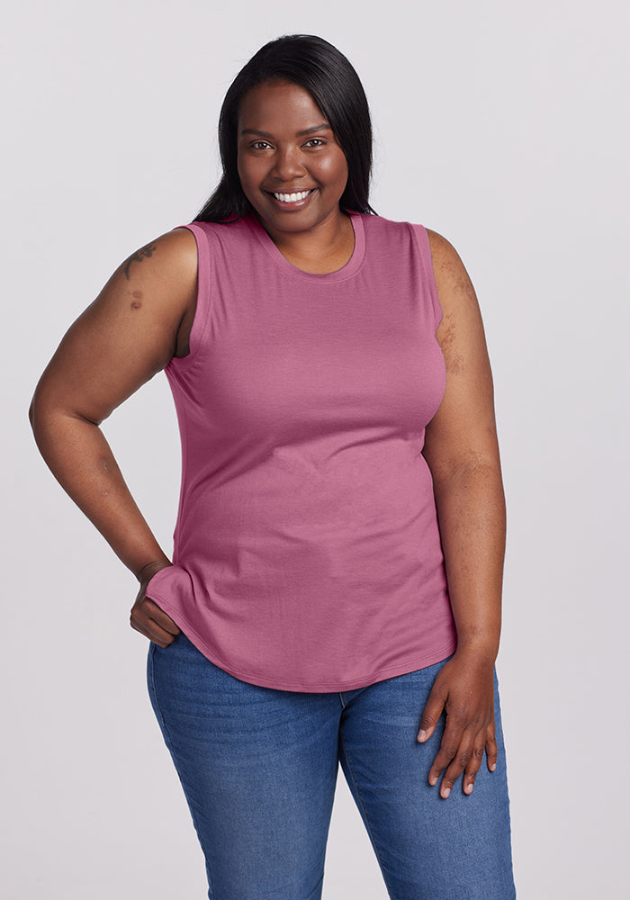 Model wearing Bella tunic top - Mesa Rose | Le'Quita is 5'11", wearing a size XL