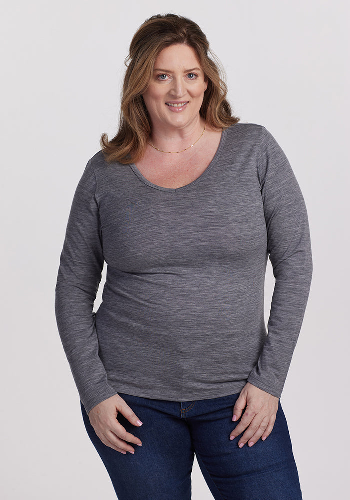 Model in Layla Graphite Heather close up | Cambre is 5’11”, wearing a size XL