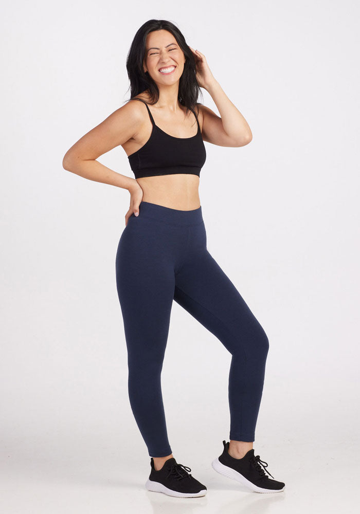 Model wearing Stella leggings - Deep Navy