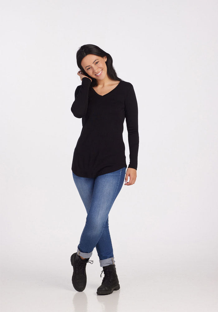 Model wearing Eva tunic - Black