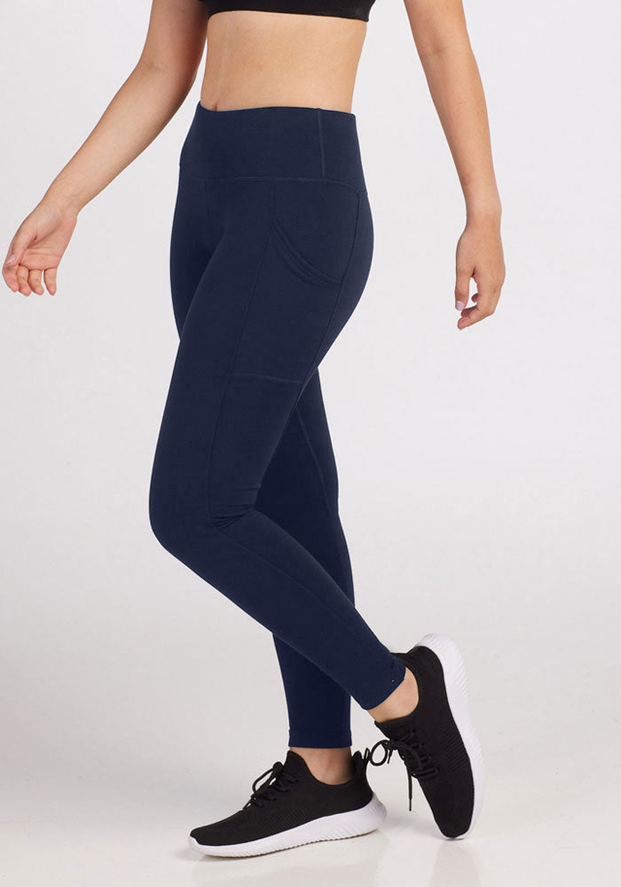 Model wearing Piper leggings - Deep Navy